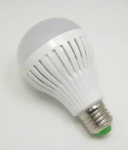 Bombilla LED estándar 9W E27